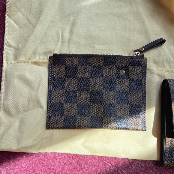 Brand new LV wallet men’s - Picture 3 of 5